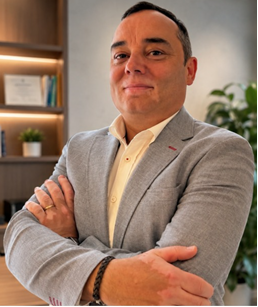 José Rodrigues, Agente Imobiliário e Gerente